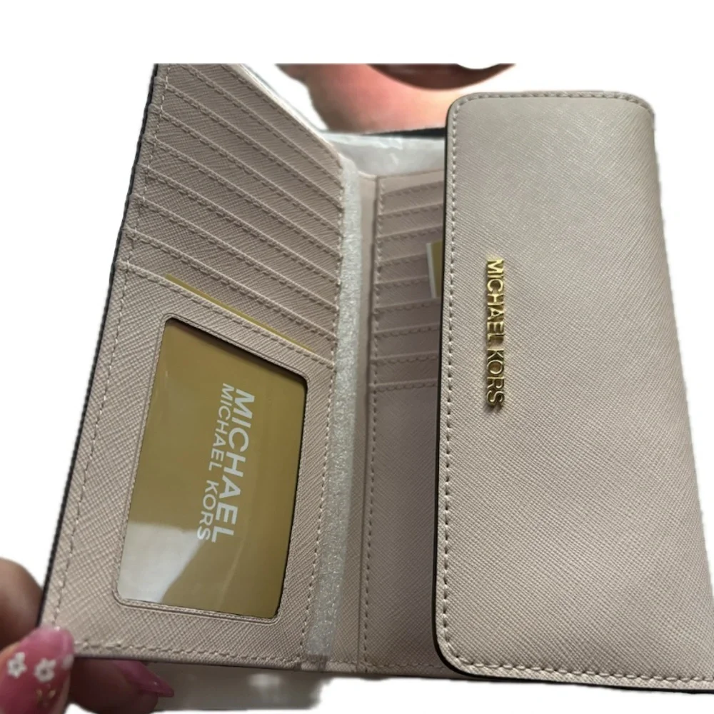 Michael Kors Blush Pink Wallet trifold - Picture 5 of 5